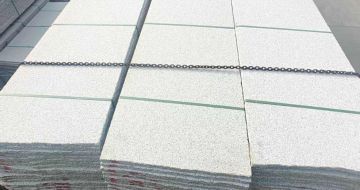 四平芝麻白毛板，石材毛板