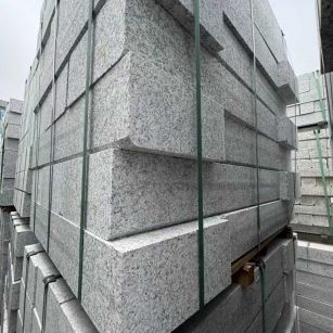 四平芝麻白路牙石 马路牙子