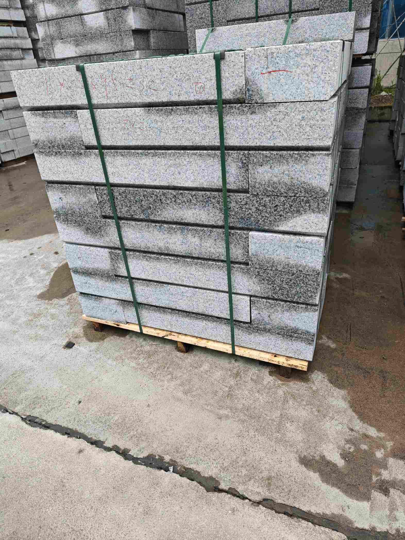 四平芙蓉白路牙石，马路牙子